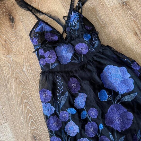 For Love Lemons Kaylee Bold Vibrant Floral Embroidered Sheer Maxi Dress S $348 - Picture 5 of 7
